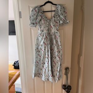 EUC Hill house home Ophelia pond floral size small